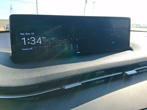 Certified 2025 Genesis GV70 2.5T image 15