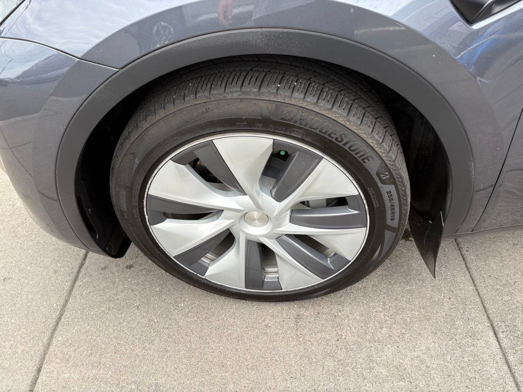 Used 2023 Tesla Model Y Long Range AWD/4WD image 11