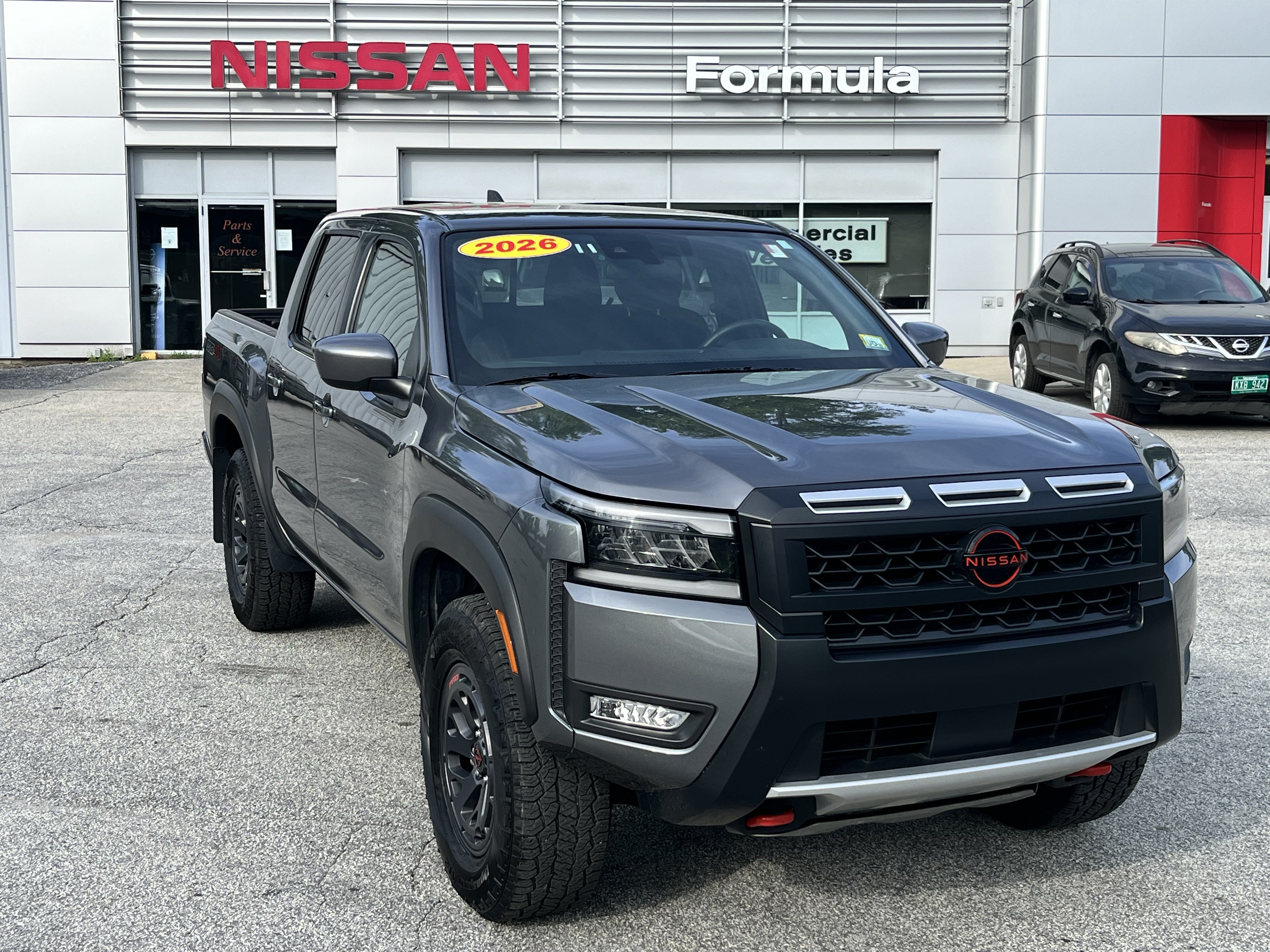 Used 2026 Nissan Frontier PRO-4X AWD/4WD image 1
