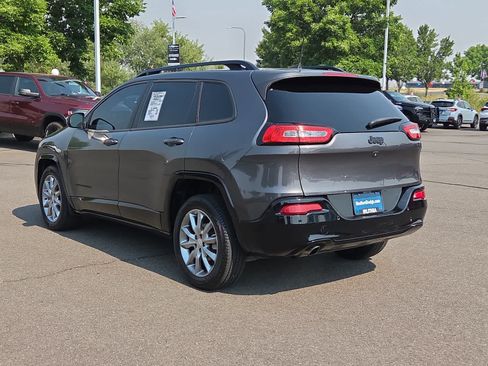 Used 2018 Jeep Cherokee Latitude FWD image 12