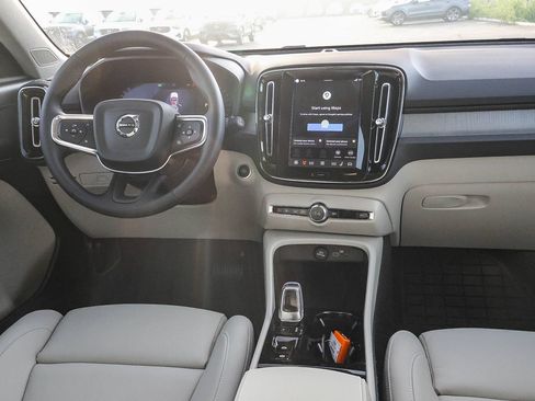 New 2026 Volvo XC40 B4 Plus w/ Climate Package FWD image 21