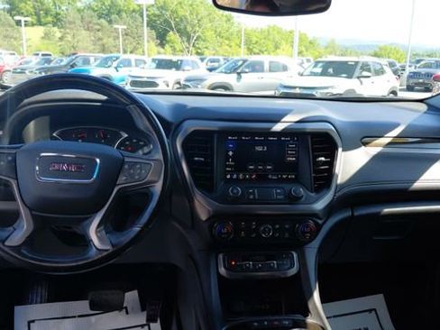 Used 2021 GMC Acadia AT4 w/ LPO, Adventure Package AWD/4WD image 15