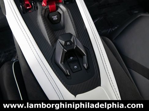 Used 2024 Lamborghini Revuelto Base image 25