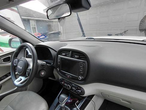 Used 2022 Kia Soul LX w/ Technology Package FWD image 18
