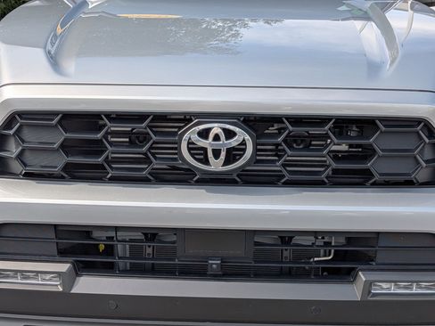Used 2026 Toyota 4Runner TRD Off-Road Premium AWD/4WD image 9