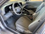 Used 2025 Hyundai Elantra SEL image 2