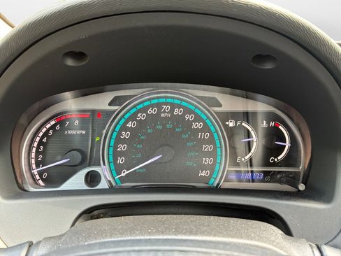 Used 2012 Toyota Venza LE FWD image 14