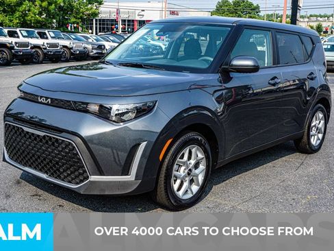 Used 2025 Kia Soul LX w/ LX Technology Package FWD image 2
