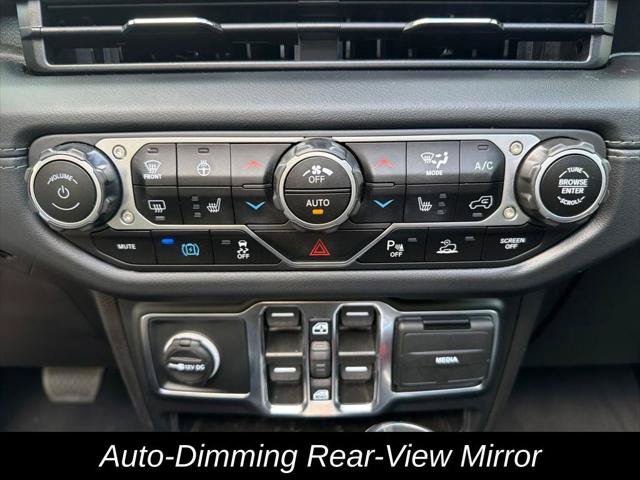 Certified 2024 Jeep Wrangler Unlimited Sahara w/ Technology Group AWD/4WD image 32