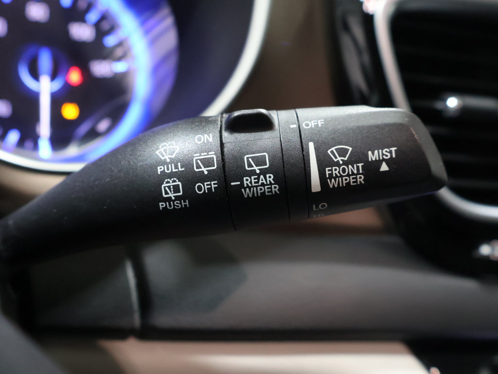 Used 2018 Chrysler Pacifica Touring Plus FWD image 43