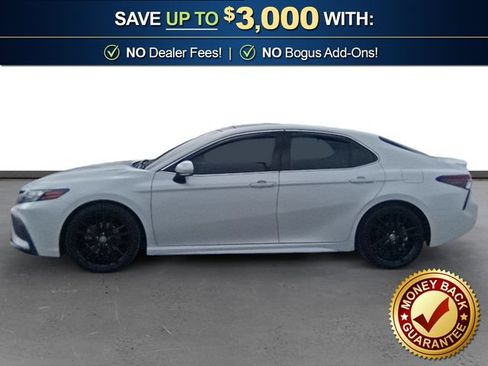 Used 2022 Toyota Camry XSE FWD image 2