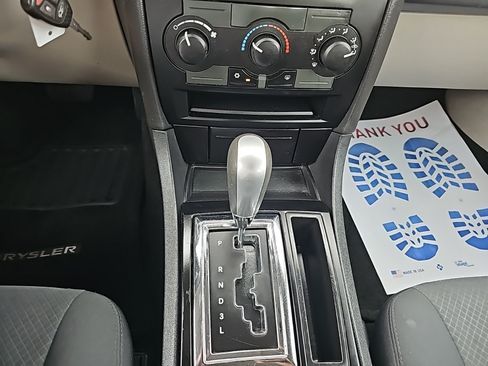 Used 2007 Chrysler 300 RWD image 24