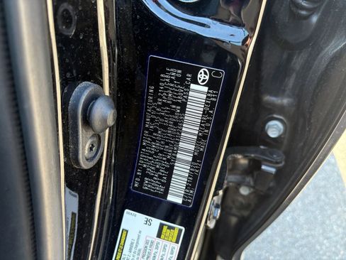 Used 2025 Toyota Corolla LE image 27