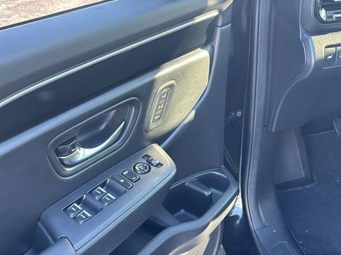 Used 2024 Honda Pilot Touring image 14