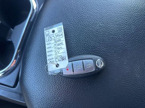 Used 2019 Nissan Titan SV w/ SV Convenience Package image 32