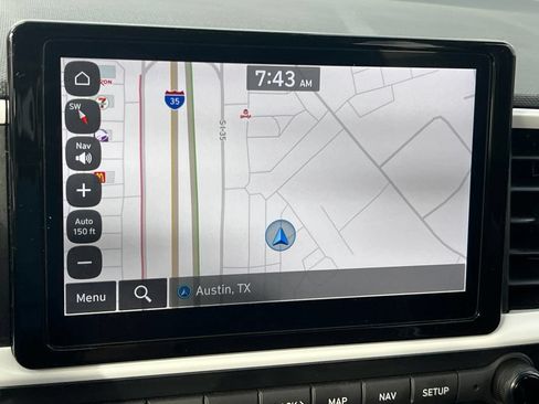 Used 2025 Hyundai Venue Limited FWD image 21