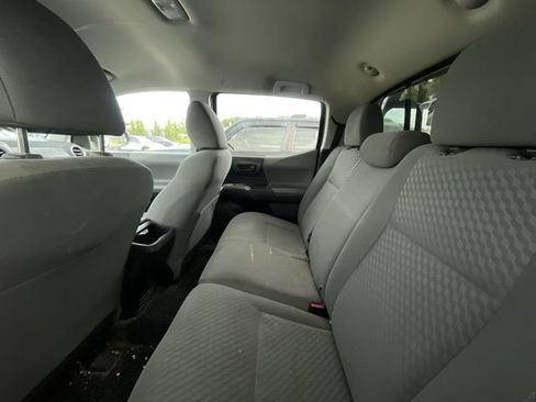 Used 2021 Toyota Tacoma SR5 AWD/4WD image 11