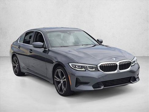 Used 2022 BMW 330i Sedan w/ Premium Package 2 RWD image 3
