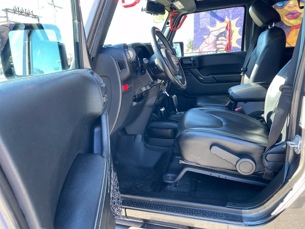 Certified 2017 Jeep Wrangler Unlimited Rubicon AWD/4WD image 14