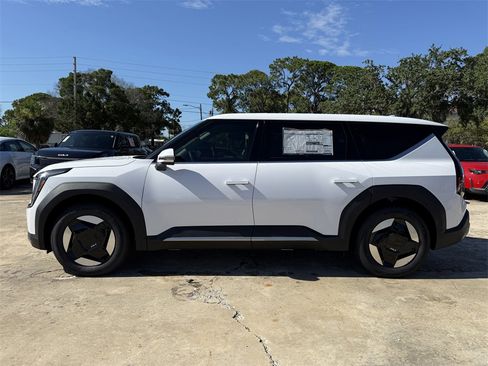 New 2026 Kia EV9 Light image 7