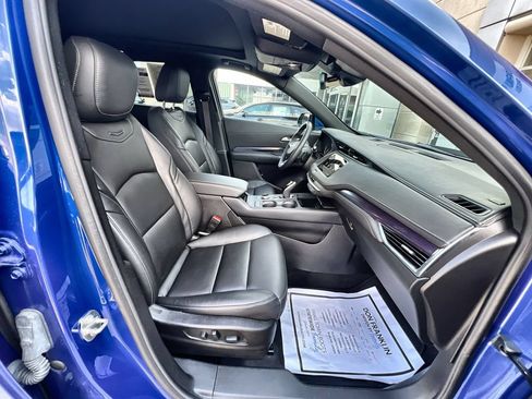 Used 2023 Cadillac XT4 Luxury w/ Cold Weather Package AWD/4WD image 24