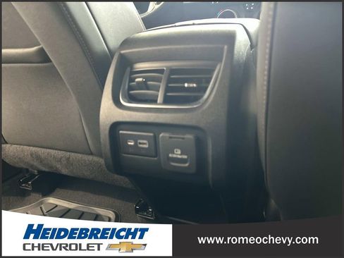 Used 2022 Chevrolet Blazer Premier w/ Enhanced Convenience Package AWD/4WD image 17