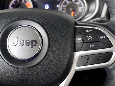 Used 2017 Jeep Cherokee Limited w/ Trailer Tow Group AWD/4WD image 10