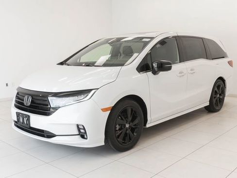 Certified 2023 Honda Odyssey Sport image 6