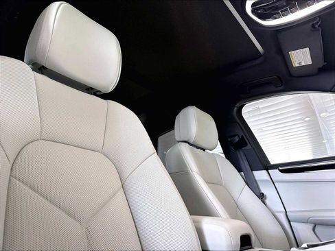 New 2026 Porsche Macan AWD/4WD image 23