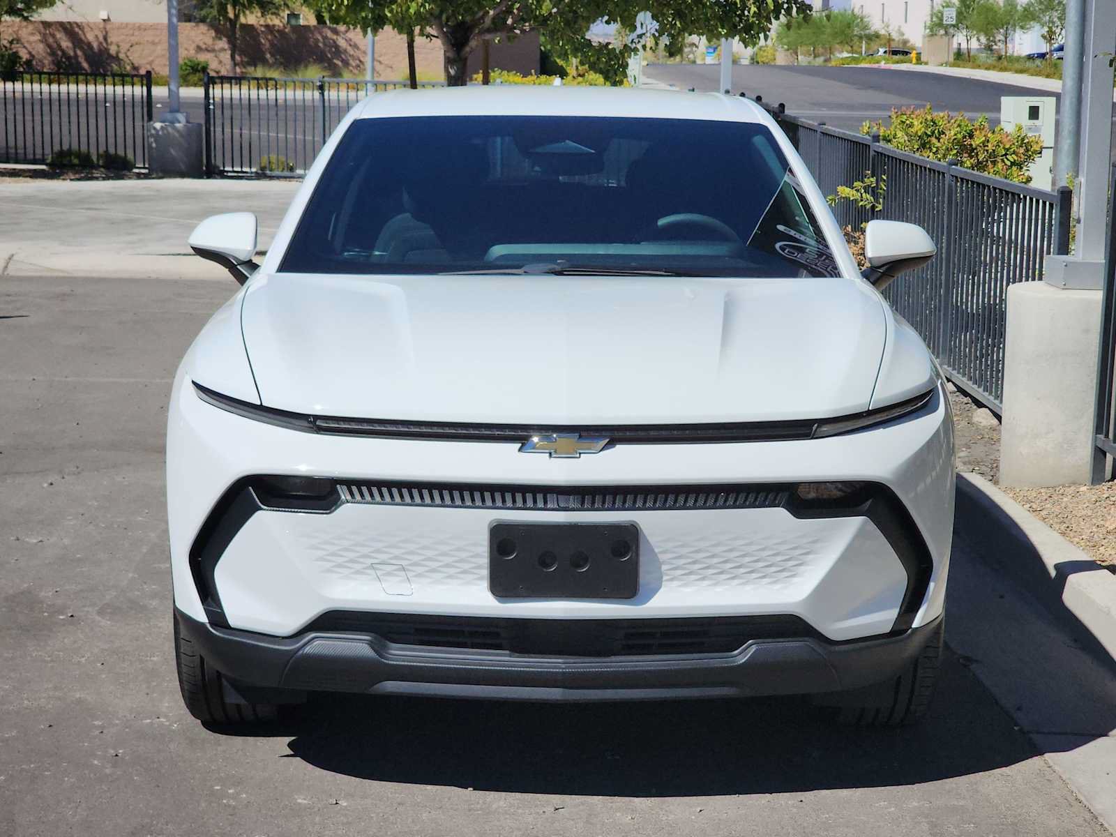 Used 2025 Chevrolet Equinox EV LT FWD image 3