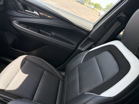 Used 2024 Chevrolet Blazer EV LT AWD/4WD image 28