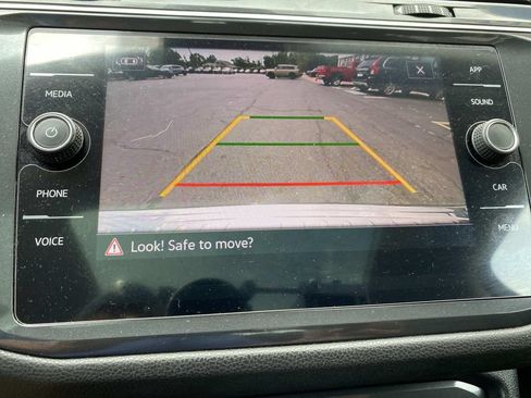 Used 2023 Volkswagen Tiguan SE AWD/4WD image 14