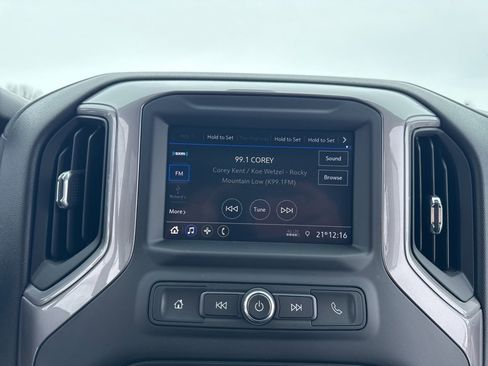 Used 2022 Chevrolet Silverado 2500 Custom w/ Custom Value Package image 14