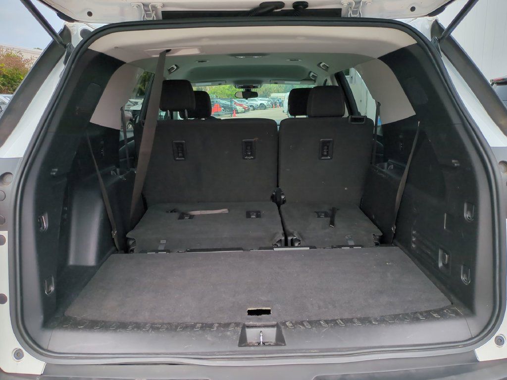 Used 2020 Chevrolet Traverse LS FWD image 14