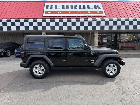 Used 2018 Jeep Wrangler Unlimited Sport S AWD/4WD image 8