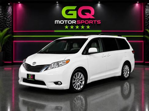 Used 2013 Toyota Sienna XLE FWD image 3