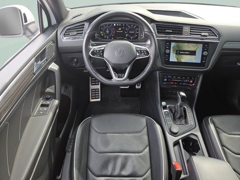 Used 2022 Volkswagen Tiguan SEL R-Line AWD/4WD image 4