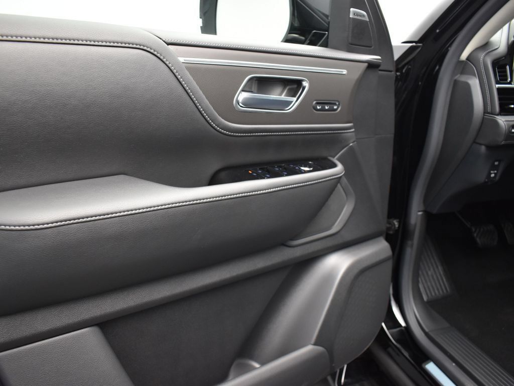 Used 2025 INFINITI QX80 Pure RWD image 11