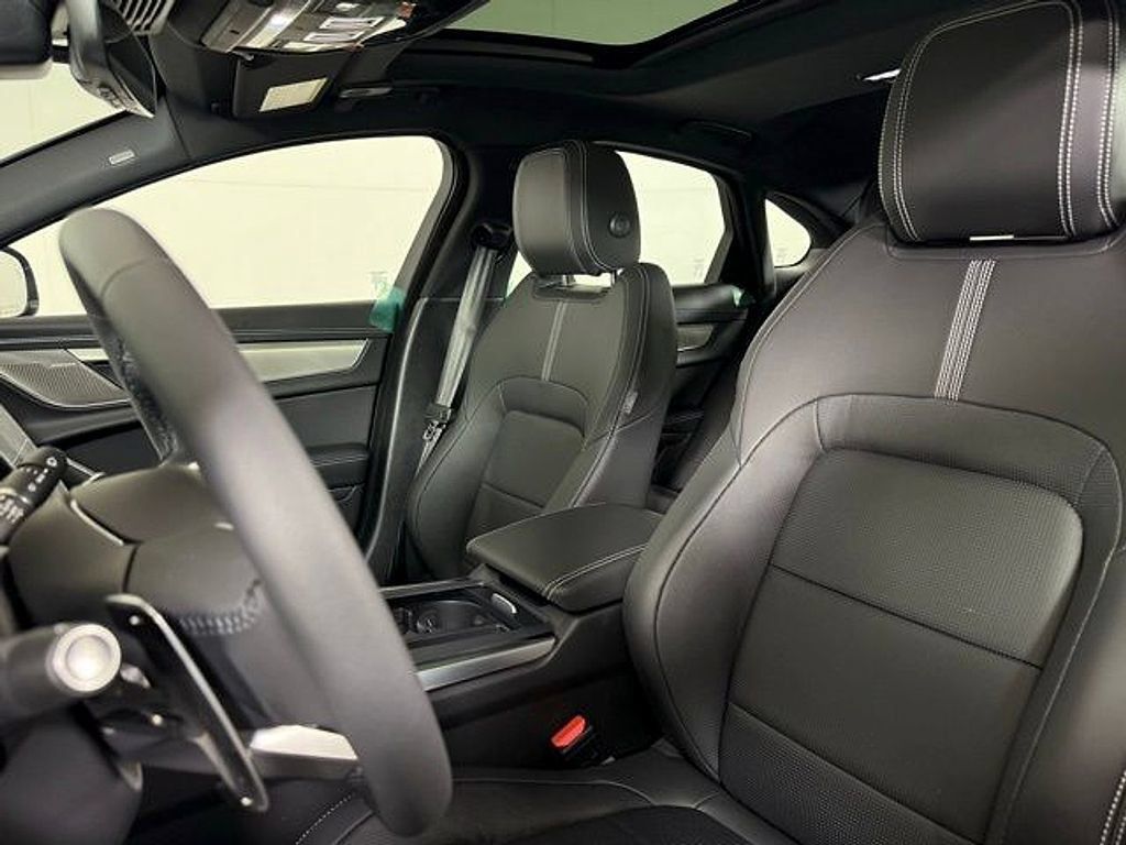 New 2024 Jaguar XF R-Dynamic SE AWD/4WD image 5