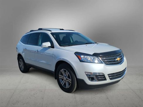 Used 2017 Chevrolet Traverse Premier image 2