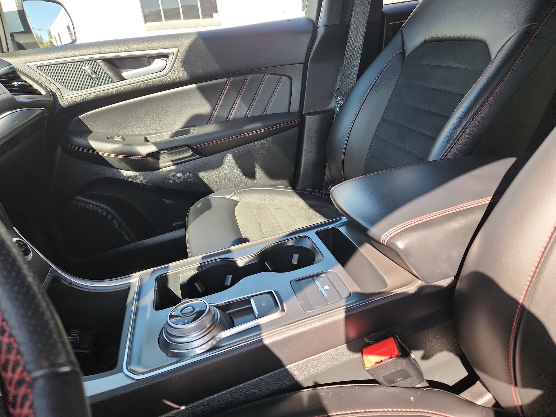 Used 2024 Ford Edge ST-Line AWD/4WD image 21
