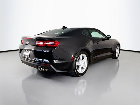 Used 2021 Chevrolet Camaro LT image 7