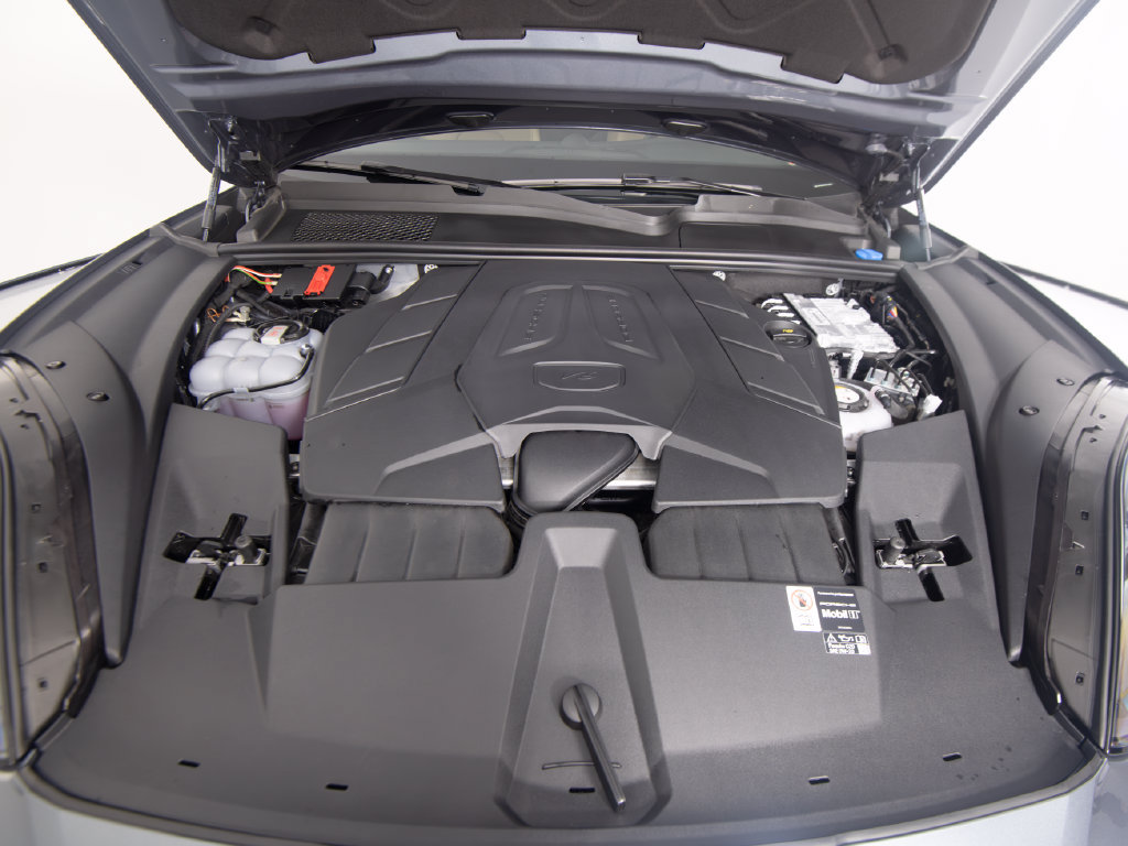 Certified 2026 Porsche Cayenne E-Hybrid AWD/4WD image 39