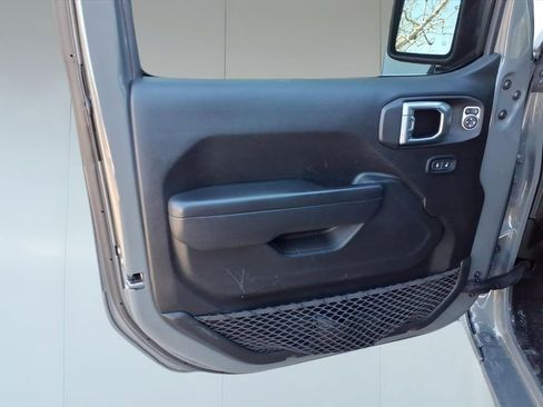 Used 2022 Jeep Wrangler Unlimited Rubicon w/ LED Lighting Group image 11