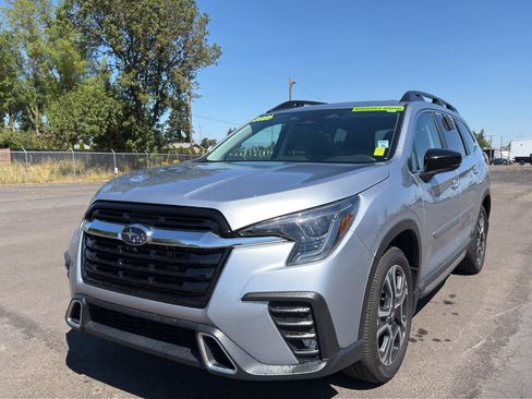 Used 2025 Subaru Ascent Touring w/ Popular Package #1 AWD/4WD image 4
