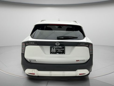 Used 2025 Nissan Kicks SR w/ Illumination Package AWD/4WD image 7