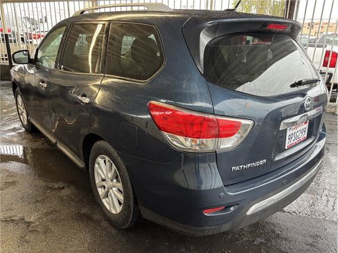 Used 2015 Nissan Pathfinder SV image 5