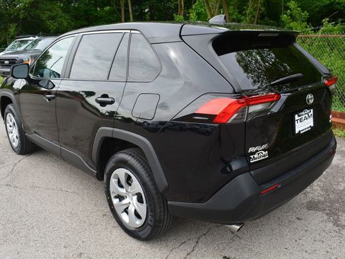 Used 2022 Toyota RAV4 LE AWD/4WD image 7