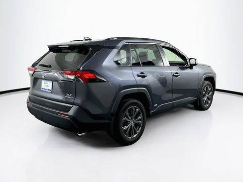 Used 2022 Toyota RAV4 XLE Premium AWD/4WD image 5