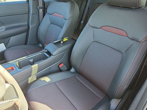 New 2026 Nissan Kicks SR image 18